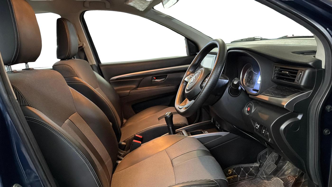 2024 Maruti XL6 ZETA CNG, CNG, Manual, 47,043 km, Right Side Front Door Cabin