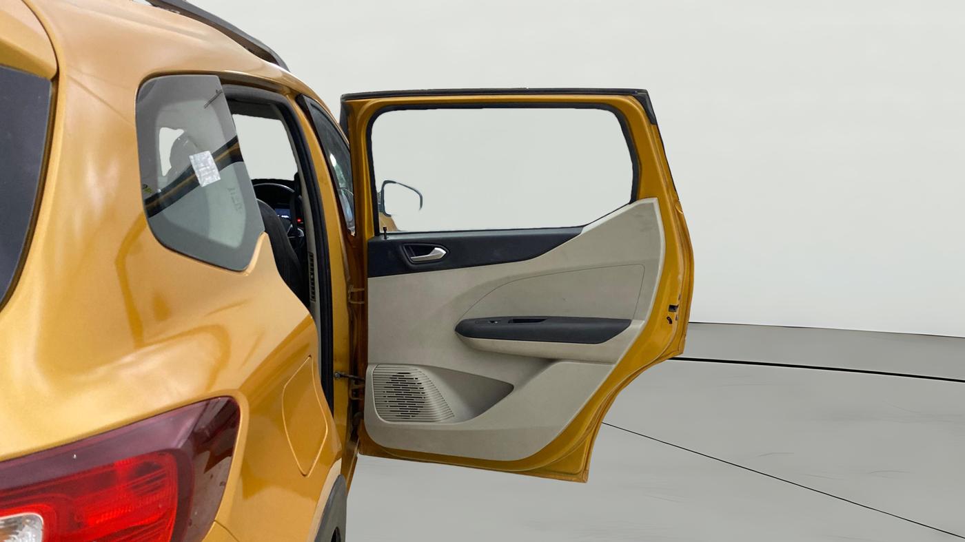 2022 Renault TRIBER RXZ AMT, Petrol, Automatic, 64,502 km, RHS Rear Door