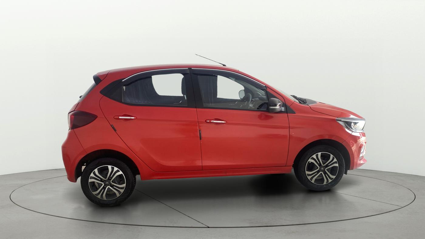 2024 Tata Tiago  XZA Plus CNG, CNG, Automatic, 45,169 km, Right Side View