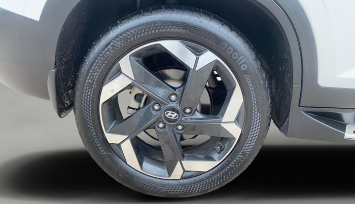 2023 Hyundai ALCAZAR 2.0 SIGNATURE (O) AT 7STR, Petrol, Automatic, 28,041 km, Right Rear Wheel