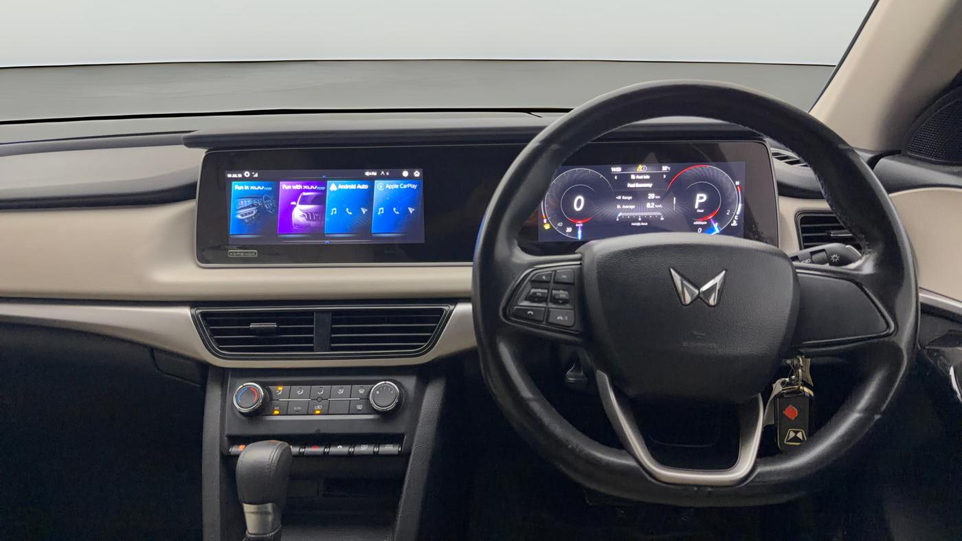 2022 Mahindra XUV700 AX 5 D AT 5 STR, Diesel, Automatic, 50,005 km, Steering Wheel Close Up