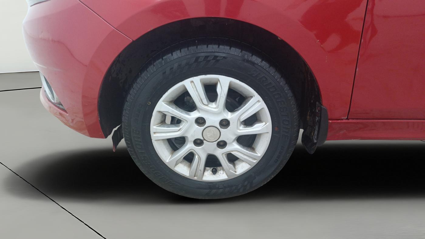 2017 Tata Tiago XZA PETROL, Petrol, Automatic, 30,705 km, Left Front Wheel