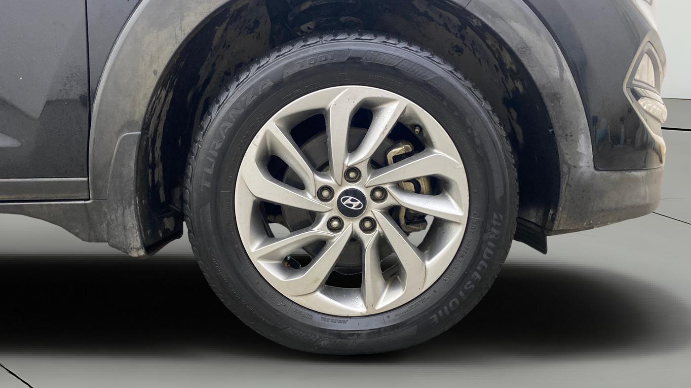 2017 Hyundai Tucson 2WD MT PETROL, Petrol, Manual, 1,03,161 km, Right Front Wheel