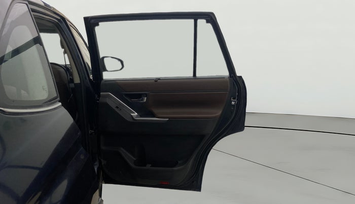 2024 Toyota INNOVA HYCROSS ZX HYBRID 7 STR, Hybrid, Automatic, 31,548 km, RHS Rear Door