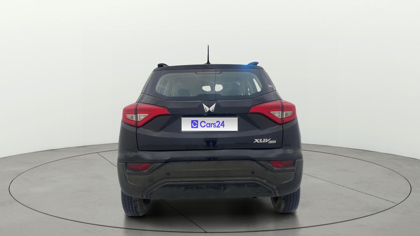 2023 Mahindra XUV300 W6 1.2 PETROL, Petrol, Manual, 20,345 km, Back/Rear