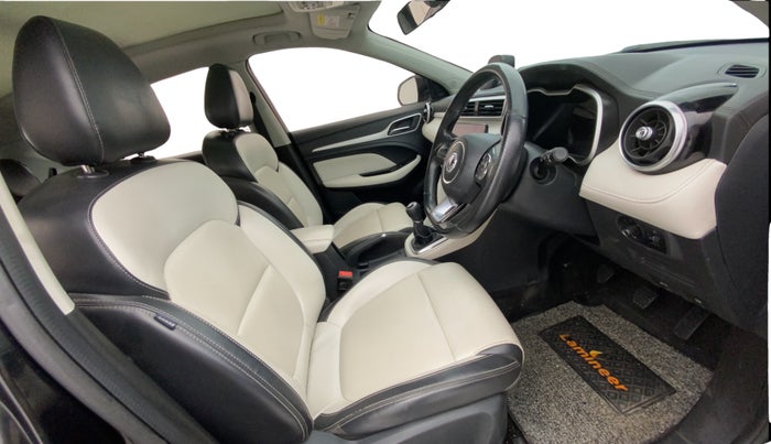 2022 MG ASTOR SHARP EX 1.5 MT, Petrol, Manual, 42,328 km, Right Side Front Door Cabin