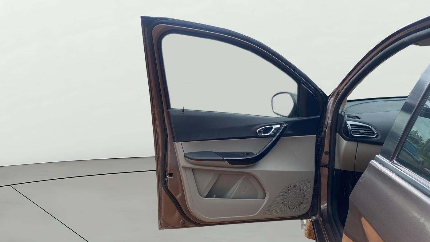 2018 Tata Tiago XZ PETROL, Petrol, Manual, 26,479 km, LHS Front Door