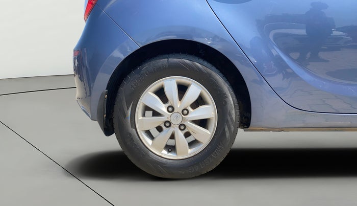 2013 Hyundai i20 SPORTZ 1.2, CNG, Manual, 96,264 km, Right Rear Wheel