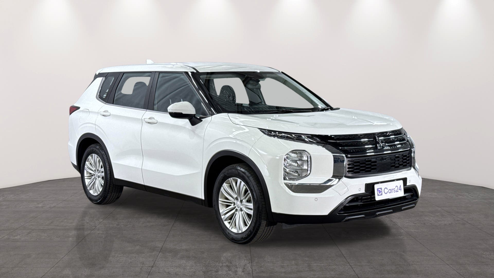 Mitsubishi Outlander image