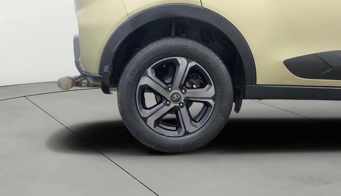 2022 Tata NEXON XZ PLUS (PREMIUM) KAZIRANGA PETROL, Petrol, Manual, 60,449 km, Right Rear Wheel