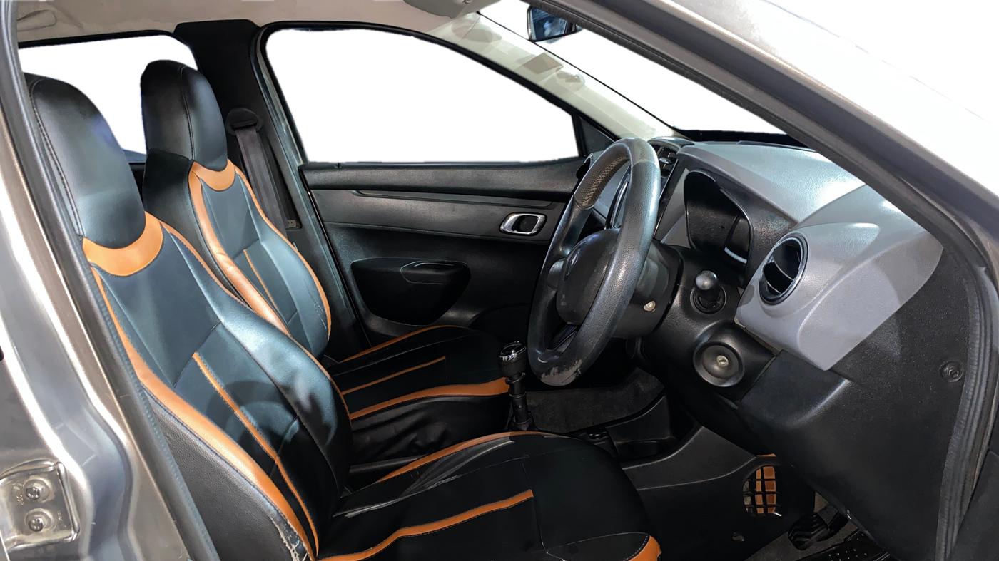 2018 Renault Kwid RXT 0.8 (O), Petrol, Manual, 58,504 km, Right Side Front Door Cabin