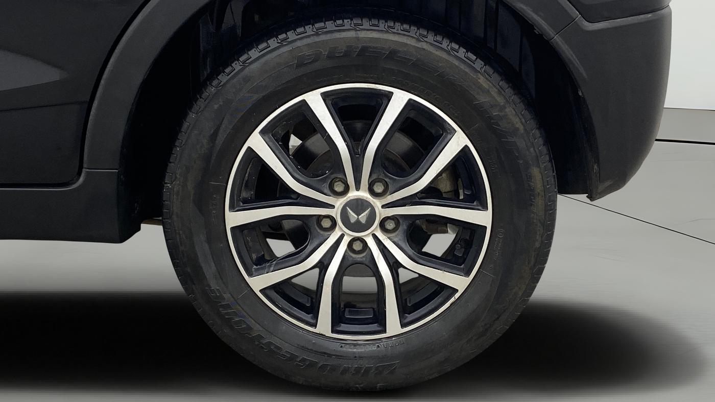 2023 Mahindra XUV300 W6 1.5 Diesel, Diesel, Manual, 43,444 km, Left Rear Wheel