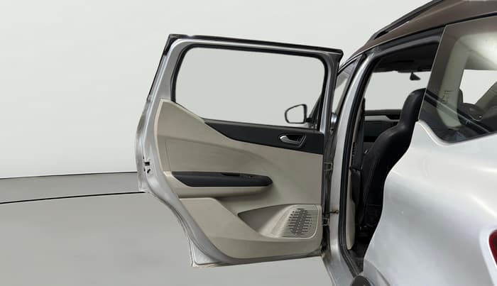 2022 Renault TRIBER RXZ AMT DUAL TONE, Petrol, Automatic, 44,548 km, LHS Rear Door