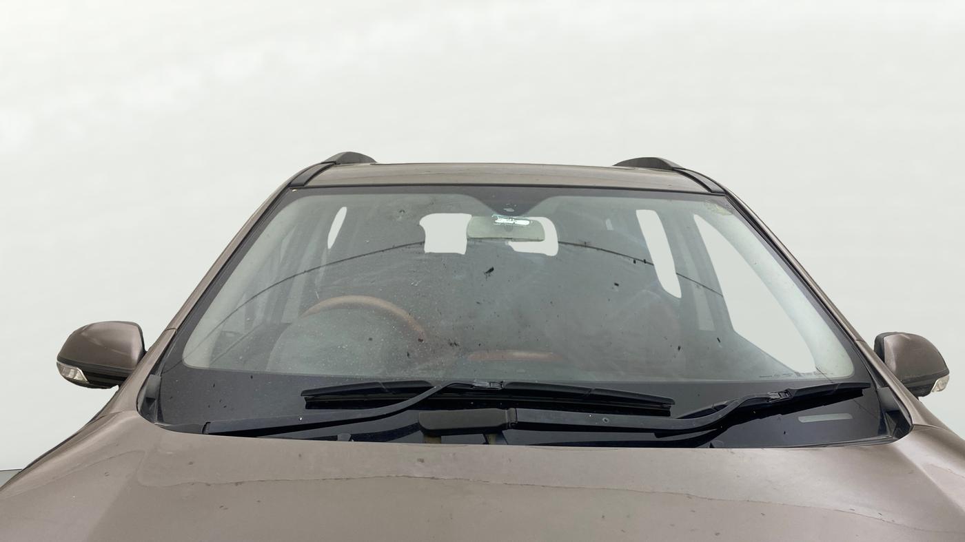 2017 Mahindra XUV500 W10 AT, Diesel, Automatic, 85,188 km, Front Windshield