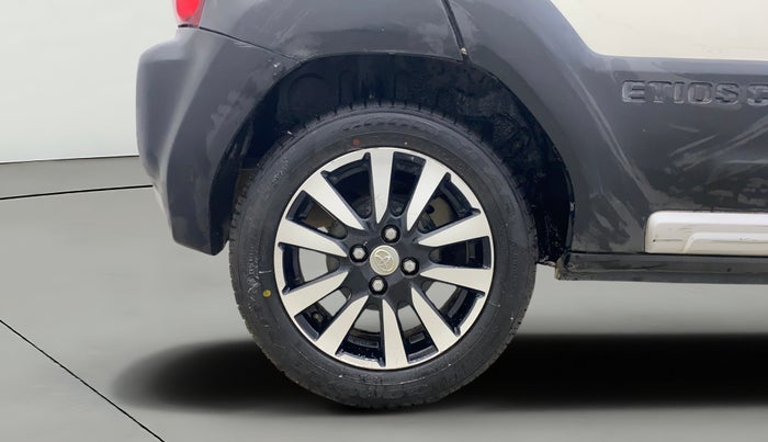 2014 Toyota Etios CROSS 1.2 G, Petrol, Manual, 70,160 km, Right Rear Wheel