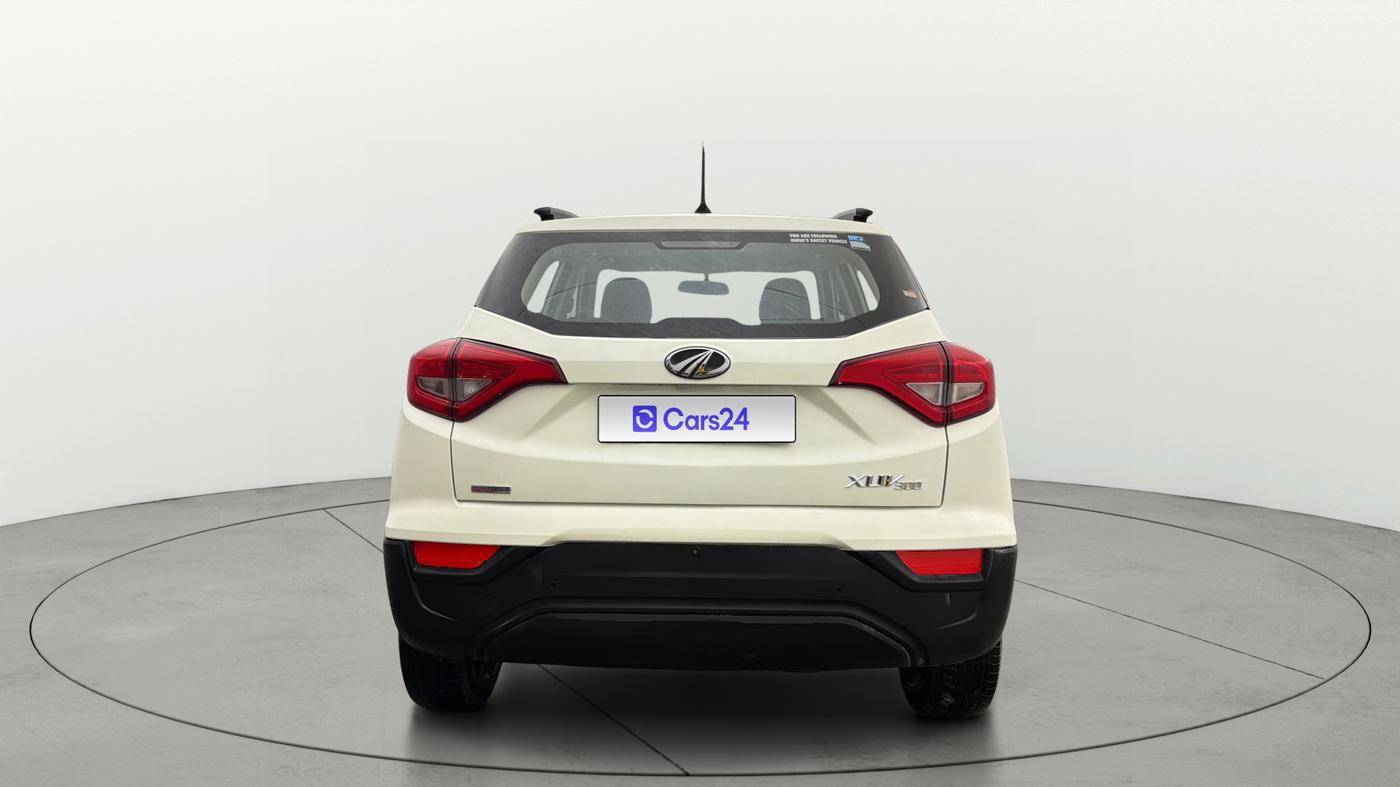2022 Mahindra XUV300 W6 1.2 PETROL AMT, Petrol, Automatic, 1,14,527 km, Back/Rear