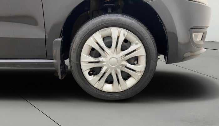 2014 Volkswagen Polo COMFORTLINE 1.2L, Diesel, Manual, 99,470 km, Right Front Wheel