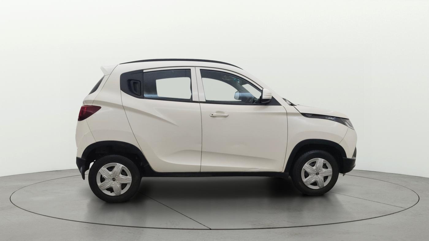 2016 Mahindra Kuv100 K4 5 STR, Petrol, Manual, 44,283 km, Right Side View