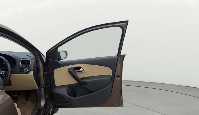 2016 Volkswagen Ameo HIGHLINE PLUS 1.5L AT 16 ALLOY, Diesel, Automatic, 1,32,884 km, RHS Front Door