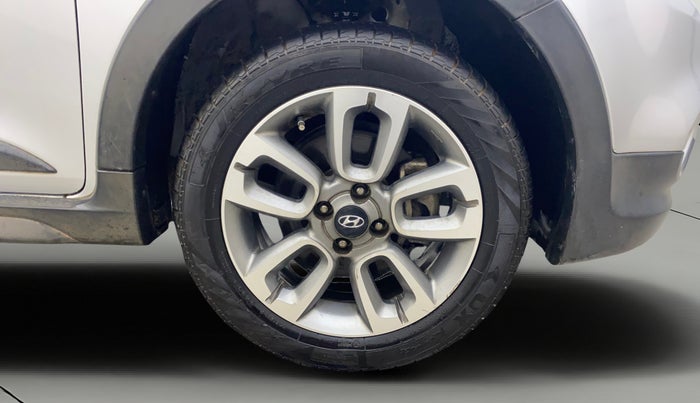 2016 Hyundai i20 Active 1.2 SX, Petrol, Manual, 66,383 km, Right Front Wheel