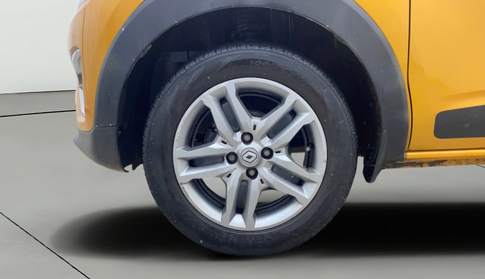 2019 Renault TRIBER RXZ, Petrol, Manual, 30,532 km, Left Front Wheel