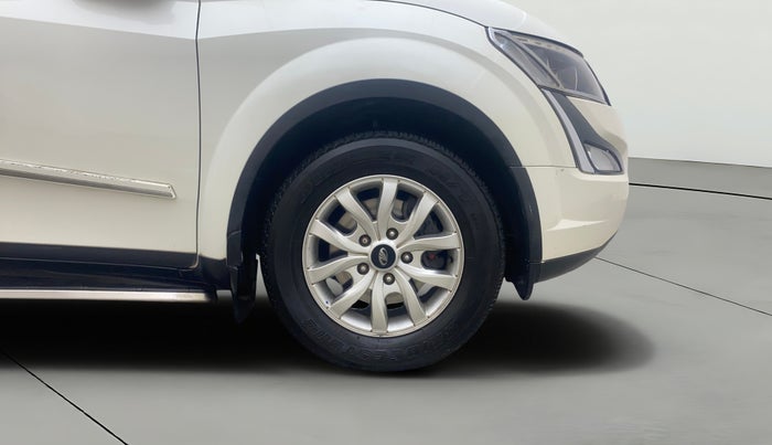 2020 Mahindra XUV500 W9, Diesel, Manual, 69,539 km, Right Front Wheel