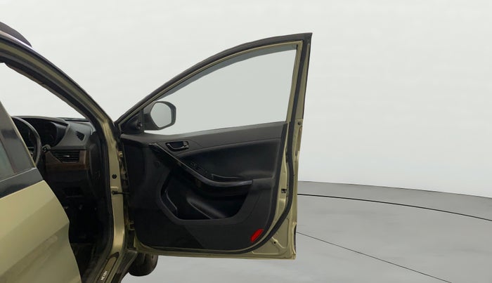 2022 Tata NEXON XZA PLUS (PREMIUM) KAZIRANGA PETROL, Petrol, Automatic, 32,262 km, RHS Front Door