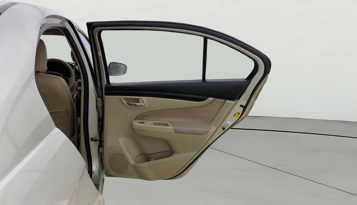 2016 Maruti Ciaz VDI+ SHVS, Diesel, Manual, 84,075 km, RHS Rear Door