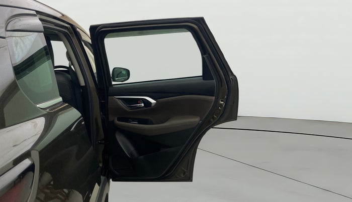 2023 Toyota URBAN CRUISER HYRYDER V HYBRID, Hybrid, Automatic, 82,201 km, RHS Rear Door