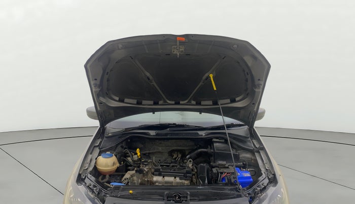 2014 Volkswagen Polo HIGHLINE1.2L, Petrol, Manual, 57,846 km, Open Bonet