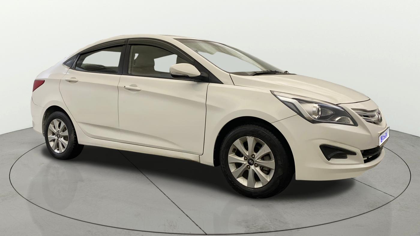 2016 Hyundai Verna FLUIDIC 4S 1.6 VTVT S AT, Petrol, Automatic, 48,396 km, Right Front Diagonal