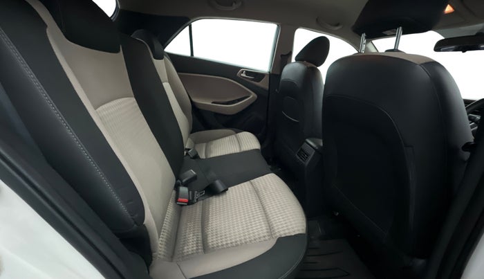 2018 Hyundai Elite i20 SPORTZ 1.2, Petrol, Manual, 61,195 km, Right Side Rear Door Cabin