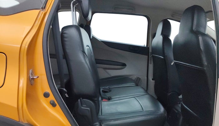 2019 Renault TRIBER RXT, Petrol, Manual, 70,698 km, Right Side Rear Door Cabin