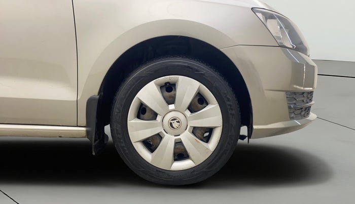 2017 Skoda Rapid 1.6 MPI ACTIVE, Petrol, Manual, 67,939 km, Right Front Wheel