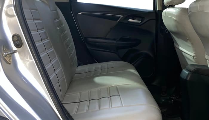 2018 Honda WR-V 1.5L I-DTEC VX MT, Diesel, Manual, 1,34,504 km, Right Side Rear Door Cabin