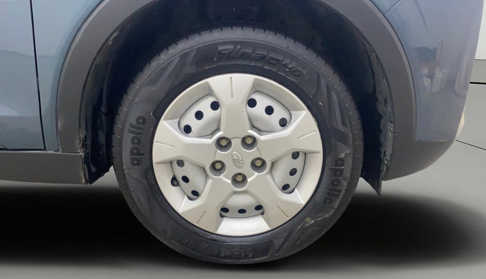 2021 Mahindra XUV300 W4 1.2 PETROL, Petrol, Manual, 34,008 km, Right Front Wheel