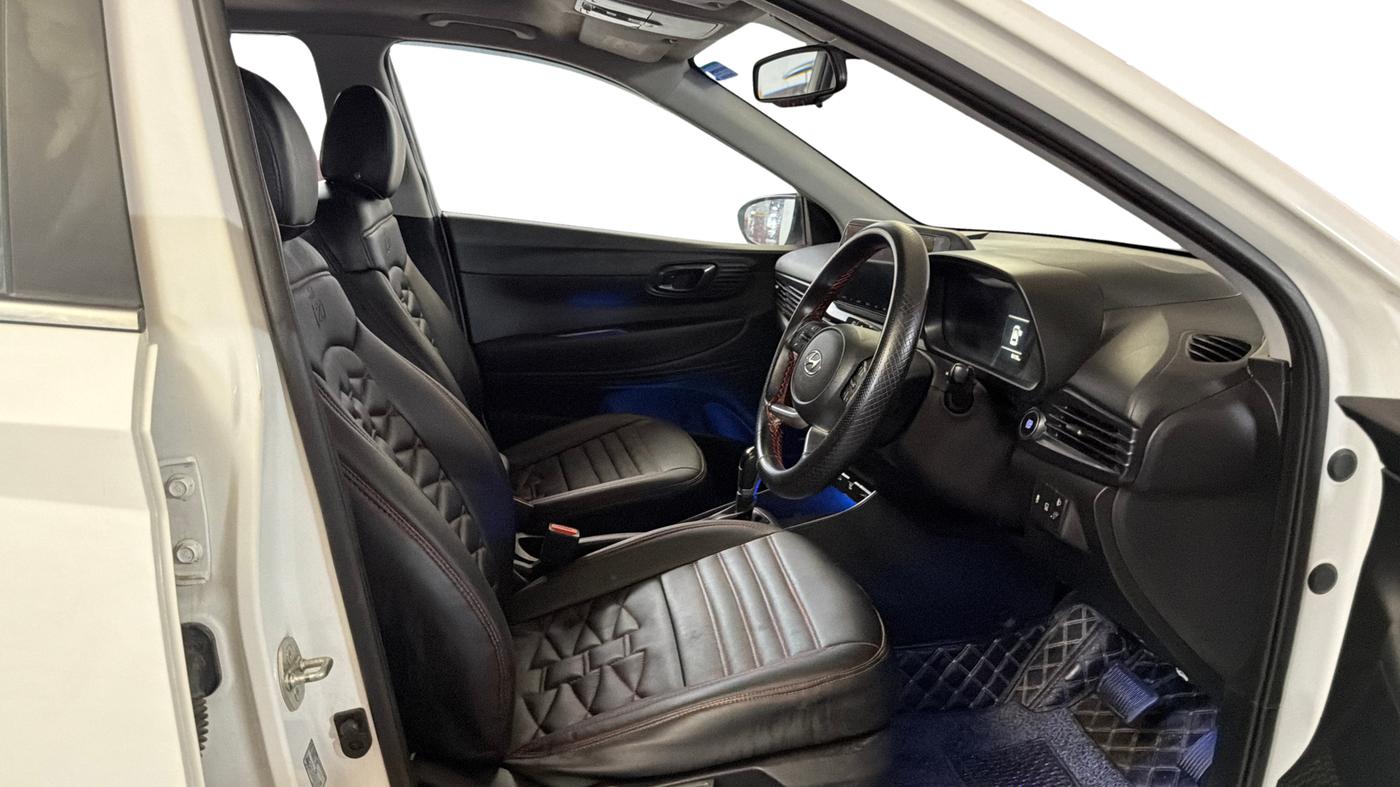2023 Hyundai NEW I20 ASTA (O) 1.2 IVT, Petrol, Automatic, 56,123 km, Right Side Front Door Cabin