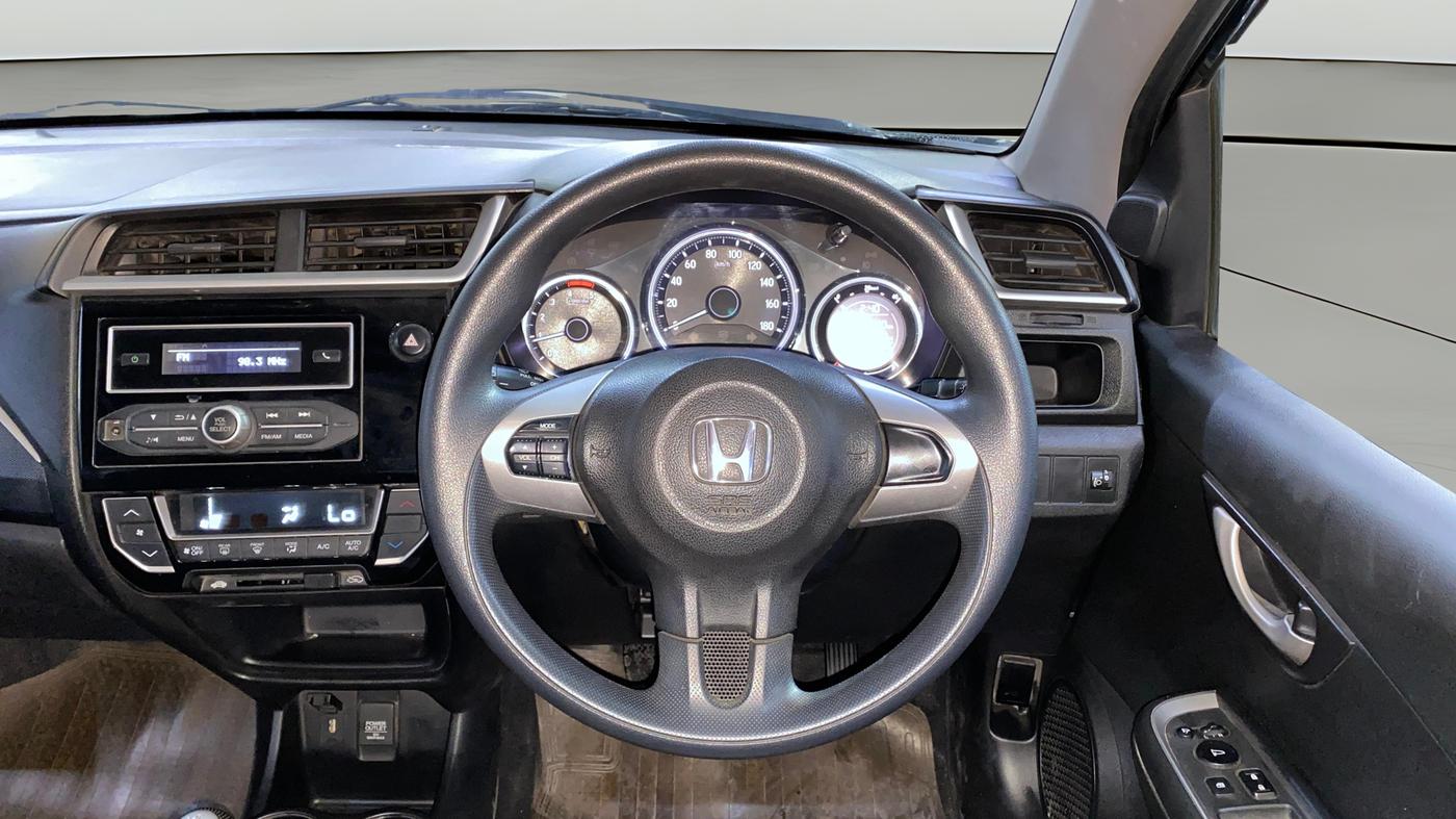 2016 Honda BR-V 1.5L I- DTEC V, Diesel, Manual, 58,743 km, Steering Wheel Close Up