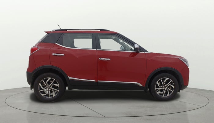 2022 Mahindra XUV300 W8 (O) 1.2 PETROL AMT, Petrol, Automatic, 22,868 km, Right Side View