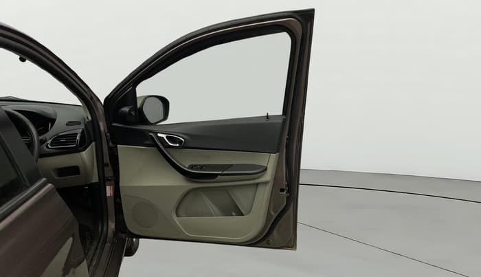 2018 Tata Tiago XZ PETROL, Petrol, Manual, 39,749 km, RHS Front Door