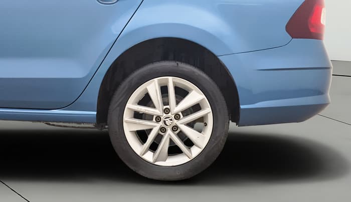 2017 Skoda Rapid STYLE 1.6 MPI, Petrol, Manual, 78,873 km, Left Rear Wheel