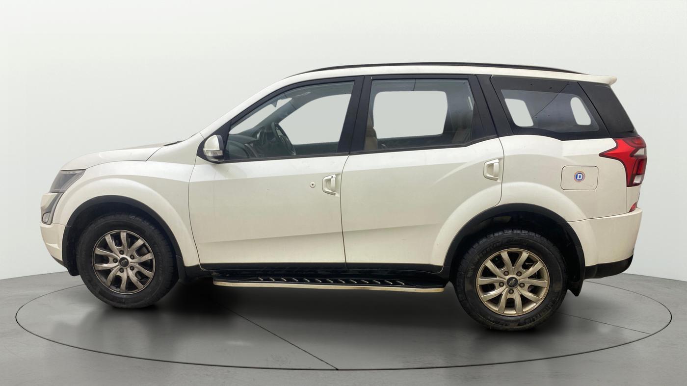 2020 Mahindra XUV500 W9 AT, Diesel, Automatic, 1,21,434 km, Left Side