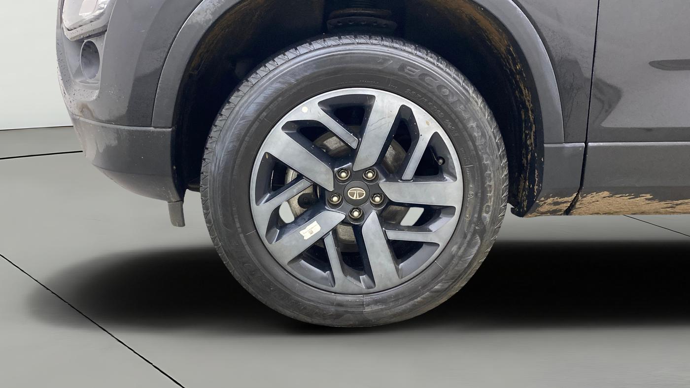 2023 Tata Safari XZA PLUS O DARK EDITION, Diesel, Automatic, 32,661 km, Left Front Wheel