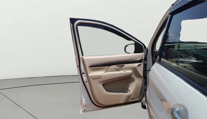 2020 Maruti Ertiga ZXI SHVS, Petrol, Manual, 45,313 km, LHS Front Door