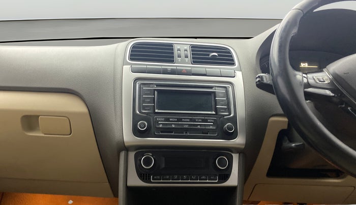 2015 Volkswagen Vento HIGHLINE 1.6 MPI, Petrol, Manual, 1,27,839 km, Air Conditioner