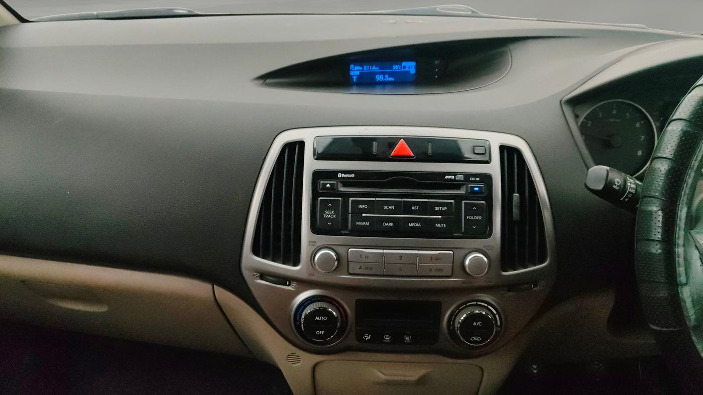 2013 Hyundai i20 SPORTZ 1.2, CNG, Manual, 95,821 km, Air Conditioner