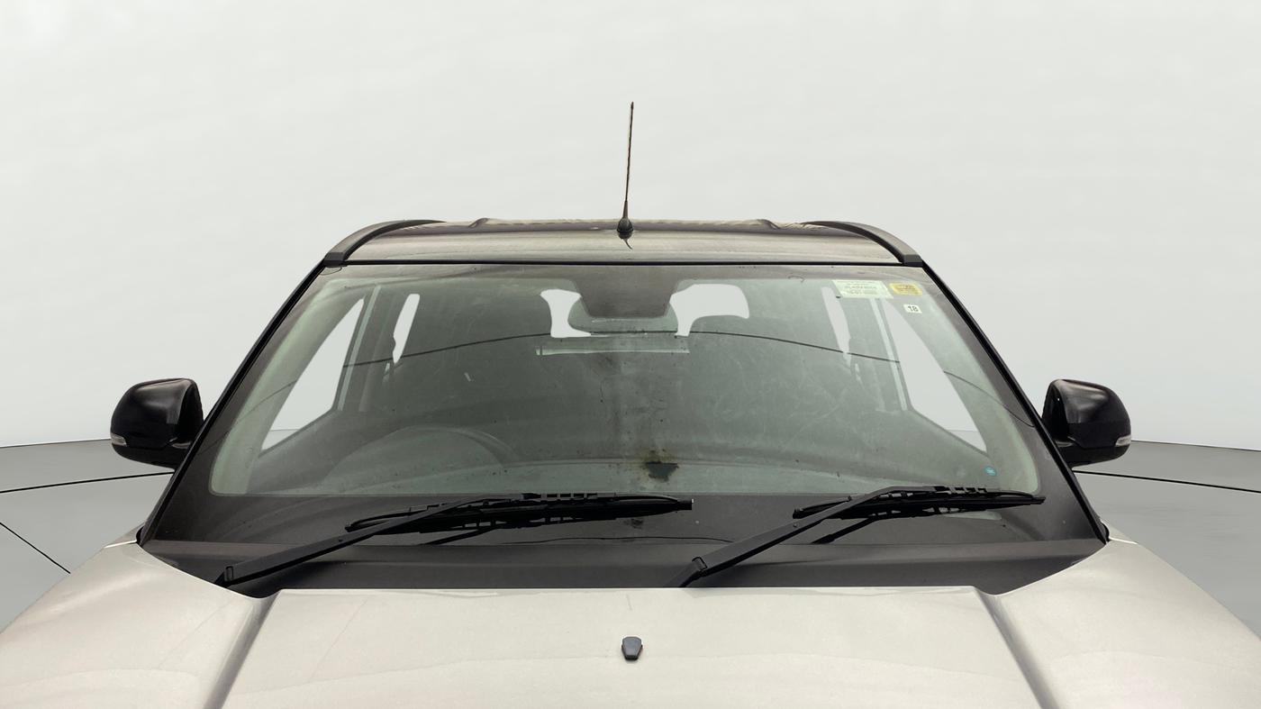 2018 Mahindra KUV 100 NXT K8 P 6 STR DUAL TONE, Petrol, Manual, 23,253 km, Front Windshield