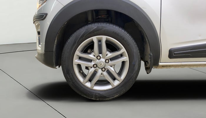 2023 Renault TRIBER RXZ, Petrol, Manual, 22,216 km, Left Front Wheel