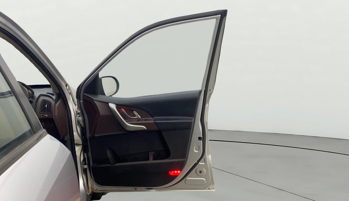 2013 Mahindra XUV500 W6, Diesel, Manual, 1,20,365 km, RHS Front Door