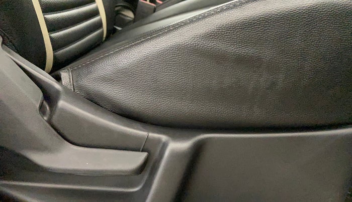 2021 Maruti New Wagon-R LXI CNG (O) 1.0, CNG, Manual, 32,030 km, Driver Side Adjustment Panel